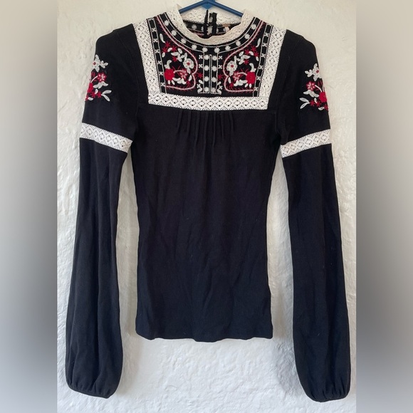 Free People black lace/floral embroidered, high neck, long sleeve, ribbed top;XS - Picture 1 of 9
